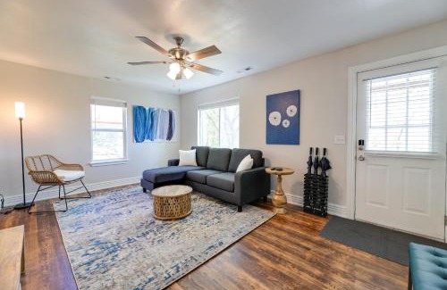 Fayetteville House | Fayetteville Retreat with Yard - Walk to Campus!