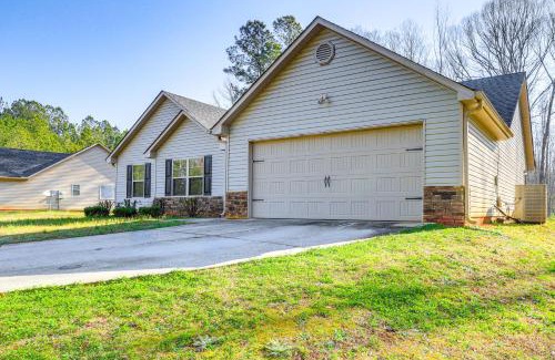 Fayetteville House | Fayetteville Vacation Rental about 24 Mi to Atlanta!