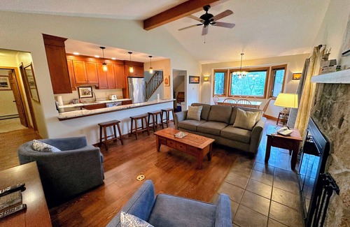 Bretton Woods House | FC44 Renovated 3bed/3bath Forest Cottage - AC, views, yard, fast wifi. Walk to skiing!
