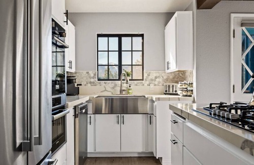 Whispering Forest House | Feather Mountain Chalet + Ski Slope Views+ Pets