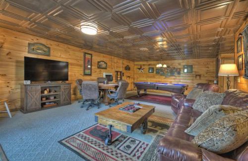 Blue Ridge House | Feather Ridge - Dog-Friendly Mountain Cabin Rental Mountain Views, Hot Tub, Game Room, Outdoor Firepit, - Blue Ridge, GA