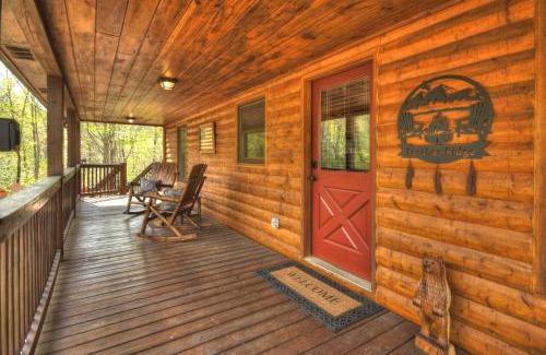 Blue Ridge House | Feather Ridge - Dog-Friendly Mountain Cabin Rental Mountain Views, Hot Tub, Game Room, Outdoor Firepit, - Blue Ridge, GA