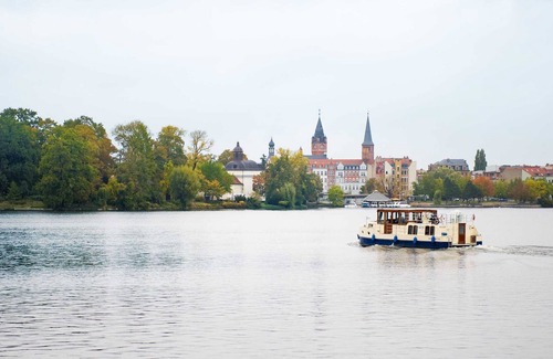 Zeuthen Boat Rental | Febomobil 990 - Kuhnle-Tours Zeuthen