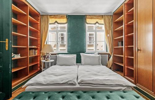 Innere Stadt Apartment | Feel History & Enjoy Luxury