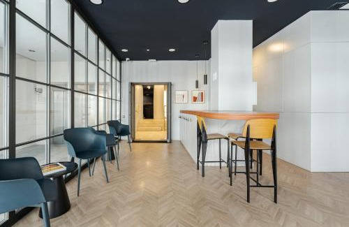 Vallehermoso Apartment | Feelathome Waldorf Suites Apartments