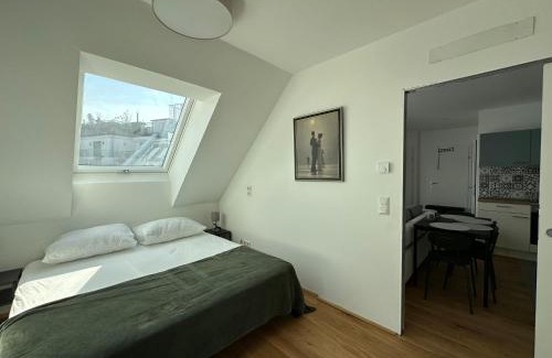Stuwerviertel Apartment | FeelHome-Dachterrasse-4 Gäste-WiFi