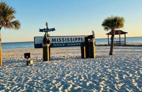 Gulfport Apartment | Feels like HOME escape, 1/2 Mile to beach