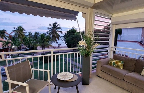 Anse des Rochers Apartment | FEET IN THE WATER MARACUJA