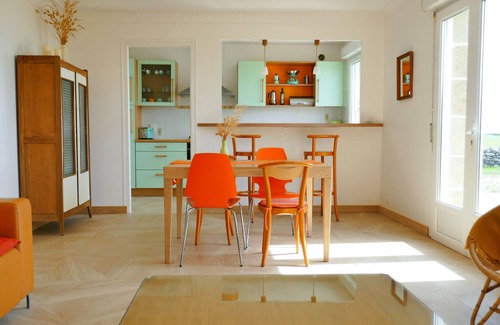 Poulgoazec House | Feet in the water. Stunning sea view, wood-burning stove, garden, bicycles, pétanque.