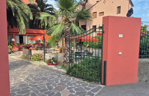 Borgo Antico Apartment | FEGINA 2Splitted FLATS 7guests 3 BEDROOMS