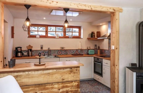 Ebene Reichenau House | Felsenhütte by Interhome