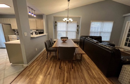 Evergreen House | Fenced In|Pet Friendly|King Bed|Heart of Cary