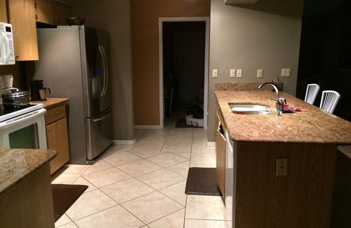 New Port Richey House | Fenced Private Heated Pool and Pet-Friendly