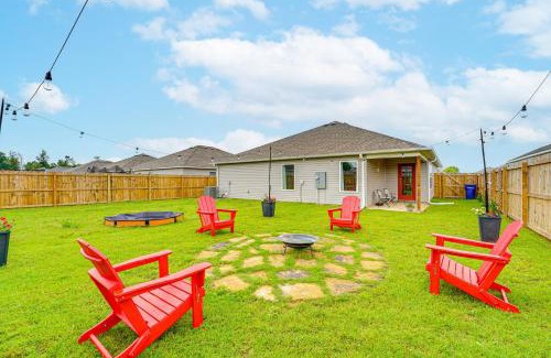 Siloam Springs House | Fenced Yard and 2 Mi to Dtwn Siloam Springs Home