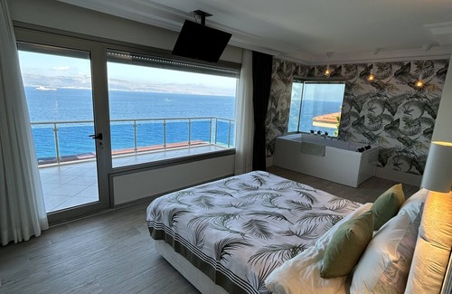 Cesme Hotel | Fener Hotel Cafe & Kahvalti