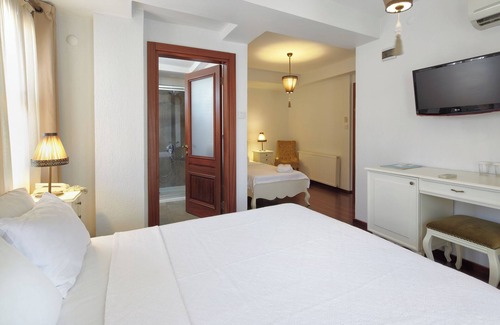 Ayvalik City Center Hotel | Ferahi Evler Otel