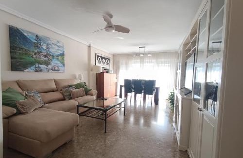 Los Remedios Apartment | Feria apartment, near Plaza España