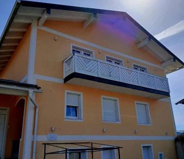 Seekirchen am Wallersee Apartment | Ferias