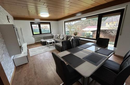 Aschbach Apartment | Ferien- und Monteurwohnung Zum Waldblick