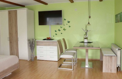 Senftenberg Apartment | Ferienapartment Kirste - Holiday apartment Zum See