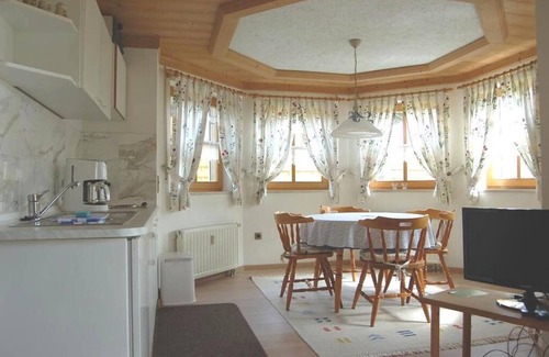 Bayerisch Eisenstein Apartment | Feriendomizil im Erdgeschoss mit eigenem Zugang vom Garten aus