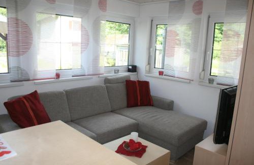 Altmuenster House | Ferienhäuschen am Traunsee mit Tretboot zur freien Nutzung am Badeplatz