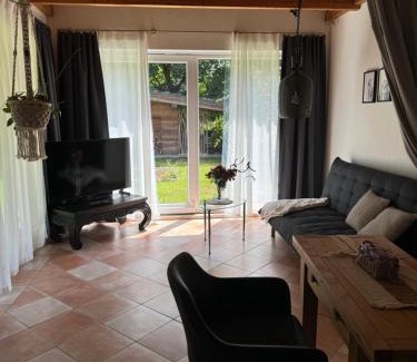 Neuenhagen bei Berlin Cabin | Ferienhaus am Feld nahe Berlin