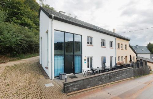 Zweifelscheid House | Ferienhaus Eifel Atrium
