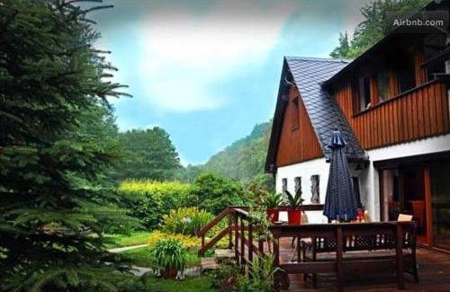 Oppach Ski Chalet | Ferienhaus Jägerhaus Oppach Alleinlage mit See