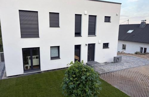 Birken-Honigsessen Apartment | Ferienhaus Kölzer Weg Obergeschoss mit Ladestation