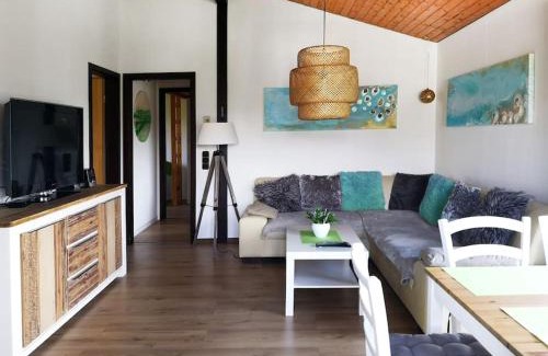 Feriendorf Hennesee House | Ferienhaus LENA im Sauerland direkt am Hennesee