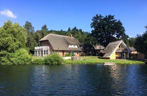 Krakow am See House | Ferienhaus Möllen Direkt am Wasser Hund Garten - Möllen