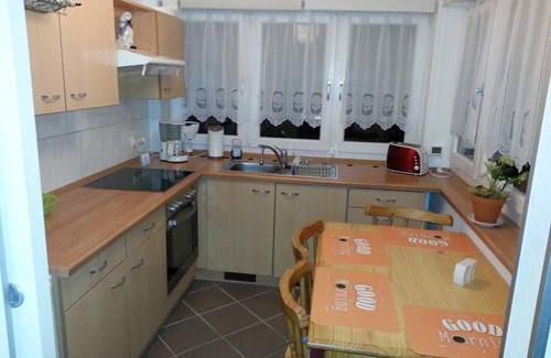 Werder Apartment | Ferienhaus mit 65 qm, 1 Schlafzimmer, Wohn-/schlafzimmer, Küche, Terrasse, Max. 4 Personen