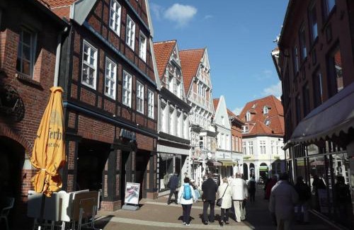 Hollern House | Ferienhaus Robinson im Feriendorf Altes Land direkt an der Elbe