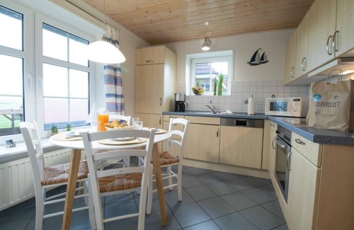 Fahretoft House | Ferienhaus Seestern - Familienfreundliches Ferienhaus für 5 Personen mit Sauna und Garten. Hunde Willkommen!
