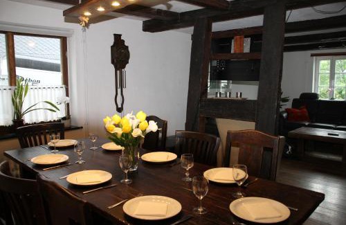 Silbach House | Ferienhaus Winterberg für 12 Personen Sauna Garten Garage Hund