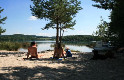 Wackersdorf Apartment | Ferienvilla am Brückelsee