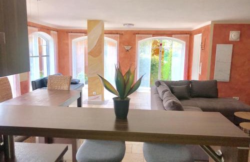 Wackersdorf Apartment | Ferienvilla am Brückelsee
