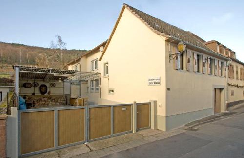 Neustadt-Hambach Apartment | Ferienwohnungen Anneliese