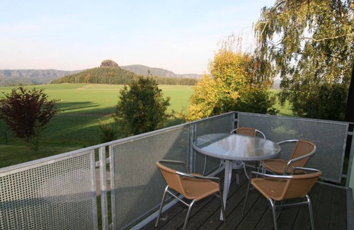 Reinhardtsdorf-Schoena Apartment | Ferienwohnung "häntzschelstiege", 1 Schlafraum - Ferienhaus Kaiserkrone