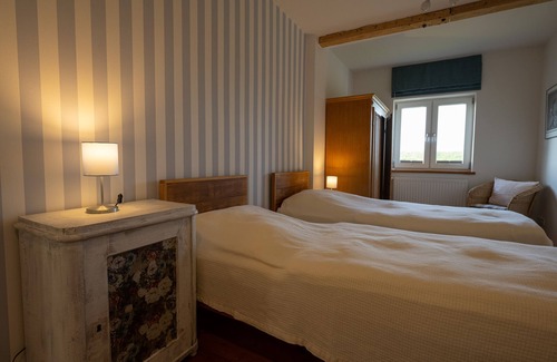 Nordholz Apartment | Ferienwohnung "regierungsdirektor" im Zollhaus-cuxland