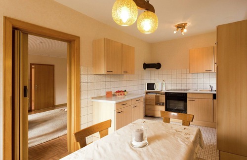 Hesborn Apartment | Ferienwohnung im Sauerland Hillside