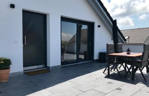 Uhldingen-Muehlhofen Apartment | FERIENWOHNUNG SEEBRISE mit sonniger Dachterrasse