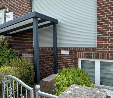 Region Hannover District Apartment | Ferienwohnung 1 Souterrainfenster