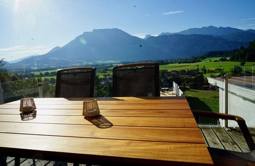 Muhlbach Apartment | Ferienwohnung 110 qm mit Balkon und Bergblick