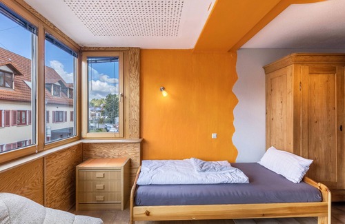 Wehingen Apartment | Ferienwohnung, 150 qm mit 2 Balkonen und Wintergarten mit 3 Schlafzimmern für max. 8 Personen
