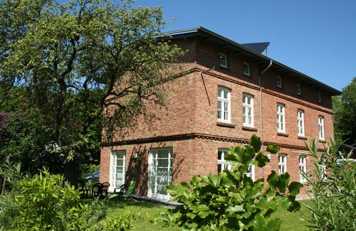 Klausdorf Apartment | Ferienwohnung 2 OG - Eisenbahnerhaus in Klausdorf
