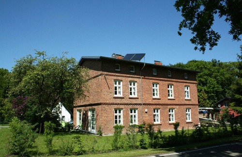 Klausdorf Apartment | Ferienwohnung 2 OG - Eisenbahnerhaus in Klausdorf