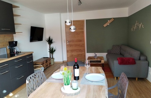Reifing Apartment | Ferienwohnung 40m² mit Terrasse, bis 3 Personen, Separates Schlafzimmer