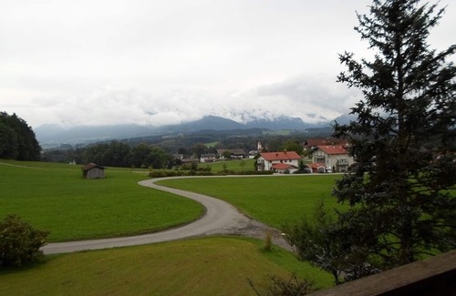 Rimsting Apartment | Ferienwohnung 54qm mit Dusche, Balkon und Grillmöglichkeit